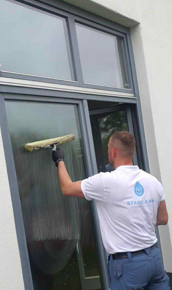 Fensterreinigung Fulda – Bürogebäude vor/nach